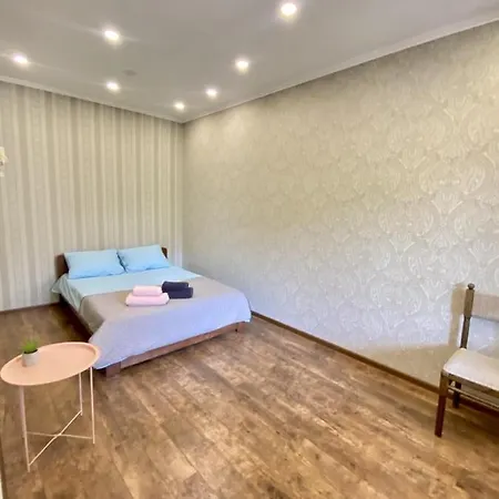 Two-level In The Center דירה אודסה